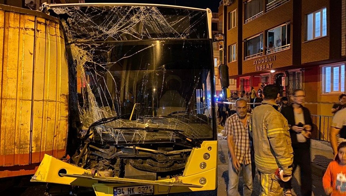 Eyüpsultan’da 17 araca çarpan İETT otobüsünün görüntüleri ortaya çıktı