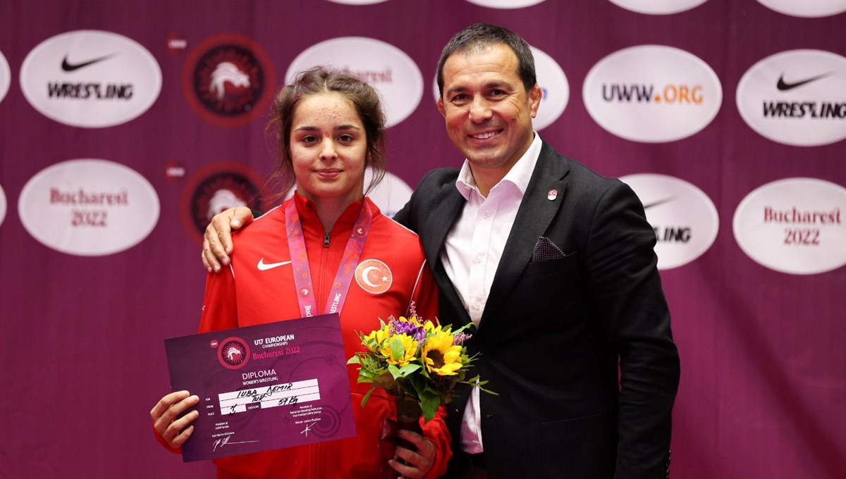 Milli güreşçi Tuba Demir, U17 Avrupa şampiyonu oldu