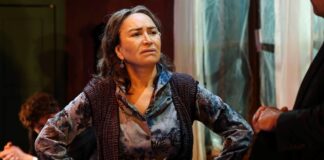 Aydınlıkevler oyunu Çeşme ve Bodrum’da sahneleniyor