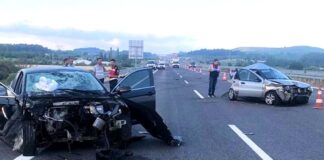 Manisa’da iki otomobilin çarpıştığı kazada 2 kardeş öldü