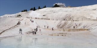 Müzeleri ücretsiz gezme imkanı sunulan gençlere Pamukkale daveti