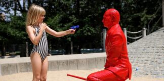 Central Park’a Putin’in heykeli dikildi: Savaş mağduru çocukların cesaretini vurguluyor