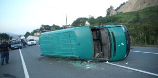 Ordu’da minibüs ile otomobil çarpıştı: 17 yaralı