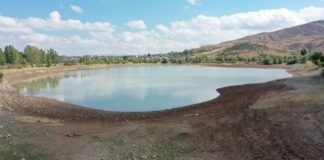 Sivas’ta kuraklıktan etkilenen Serpincik Göleti’nin suyu çekildi