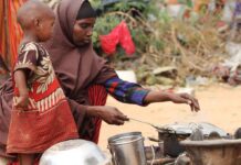 Somali’de hükümete yardımları saklıyor suçlaması