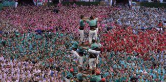 İspanya’da geleneksel “İnsan Kulesi Festivali” düzenlendi