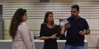 Lübnan’da parasını çekemeyen milletvekili banka şubesini bastı