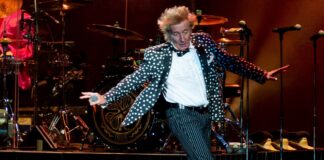 Rod Stewart: Yedi kişilik Ukraynalı aileye ev tuttum