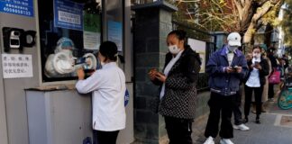Çin’in Guangcou şehri son 3 yılın en büyük Covid-19 salgını ile karşı karşıya