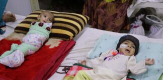 İnsanlık dramı: Sütten kesilen Afgan annelerin bebekleri büyüyemiyor