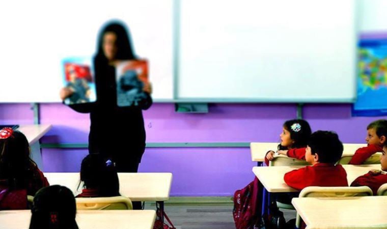 Atama bekleyen toplumsal bilgiler öğretmenleri, mezun sayısındaki yığılmaya dikkat çekti