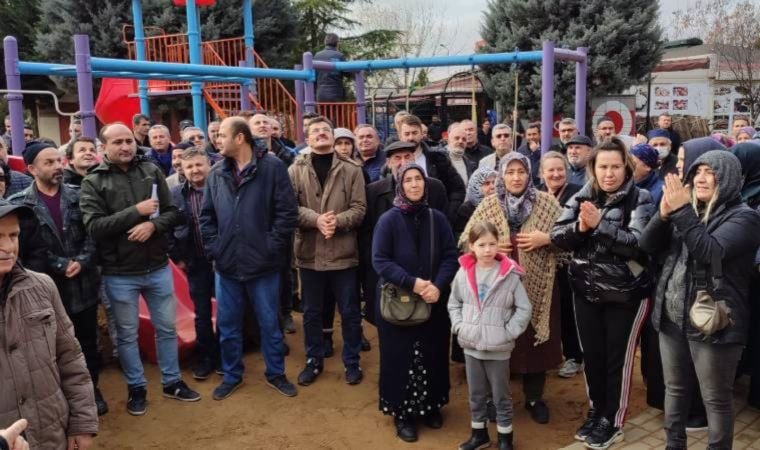 Başakşehir’de site sakinleri yüzde 85 aidat artırımına aksiyon yaparak reaksiyon gösterdi