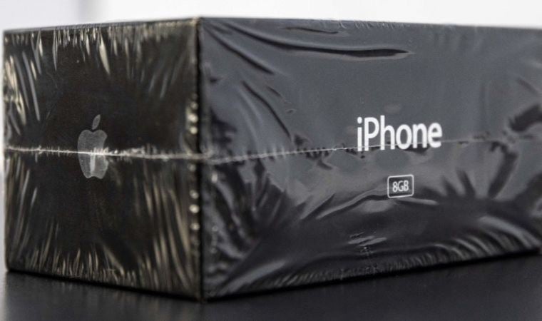 16 yıllık kutusu açılmamış iPhone, 38 iPhone 14 fiyatına satıldı