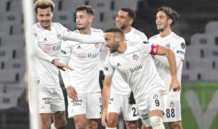 Beşiktaşlı futbolcu Cenk Tosun’a yeni sözleşme