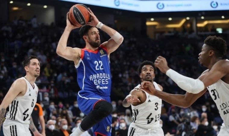 Fransız ekip ASVEL’den depremzedelere destek