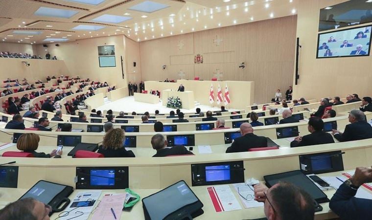 Gürcistan, milletvekillerinin devamsızlıkları için kesilen para cezalarını Türkiye’ye gönderecek
