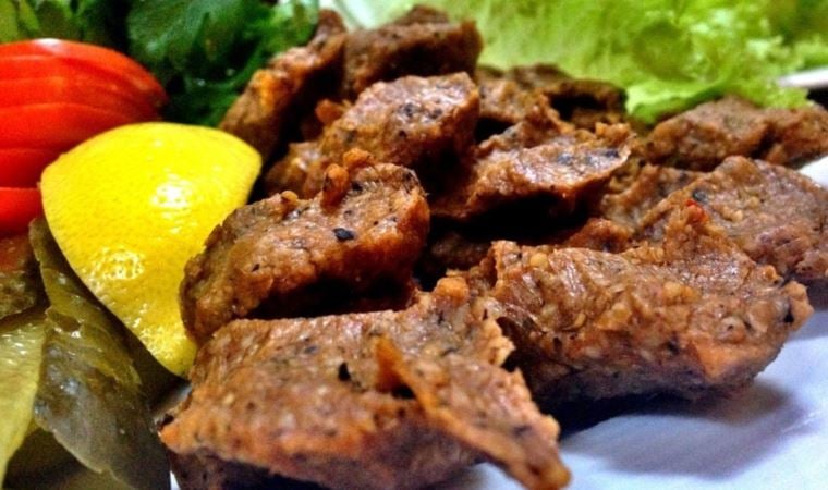 Eklenince çiğ köfteye lezzet katıyor. Kimsenin bilmediği püf nokta!