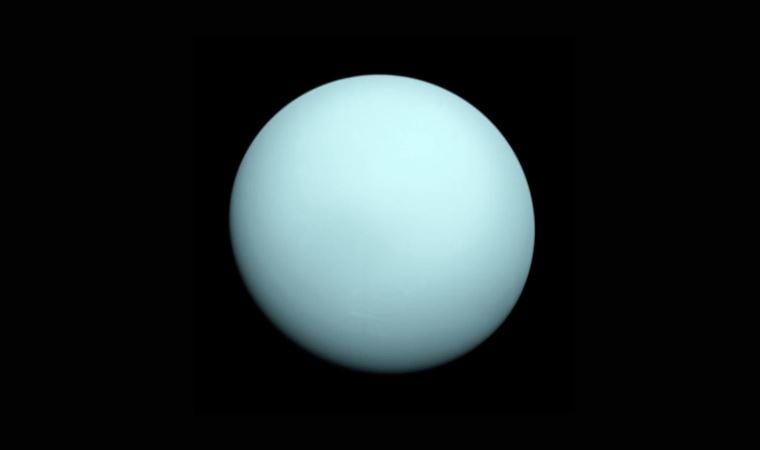 Hubble’ın yeni keşfi: Uranüs neden soluklaşmaya başladı?