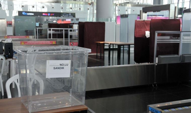 14 Mayıs’a geri sayım! İstanbul Havalimanı’nda seçim sandıkları kuruldu