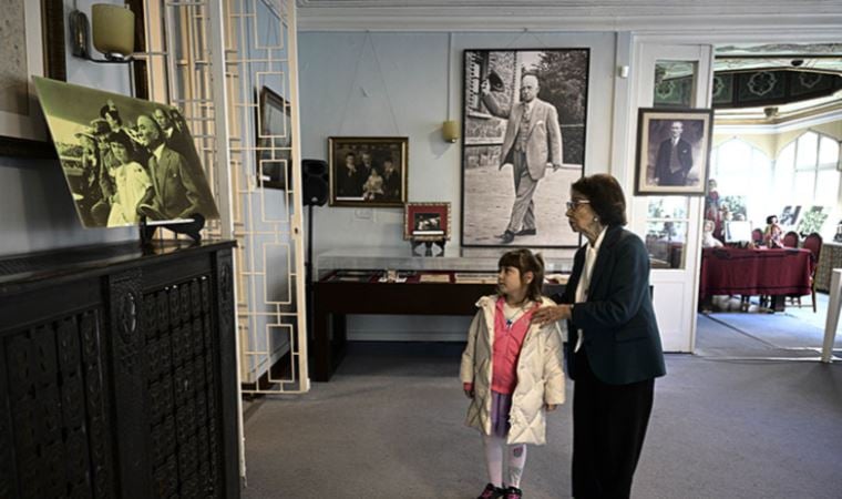 ‘Ah O Eski Milli Bayramlar’ sergisi Pembe Köşk’te ziyarete açıldı