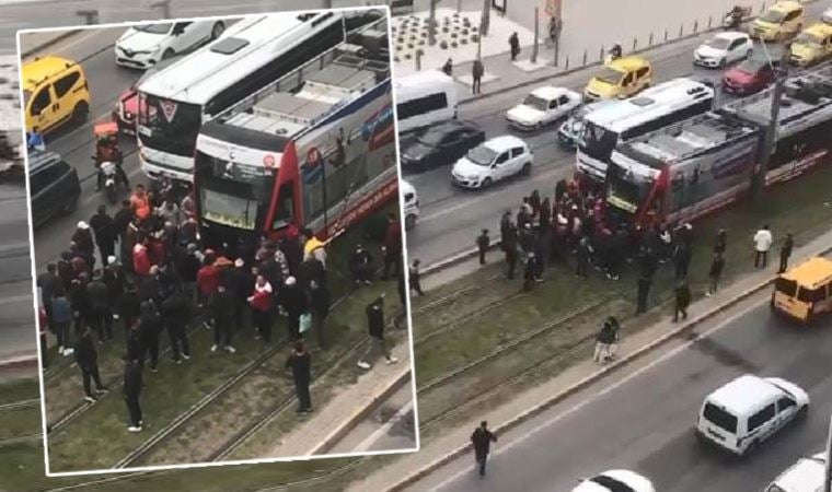 Antalya’da feci olay: Bulvarda karşıya geçerken tramvayın altında kaldı