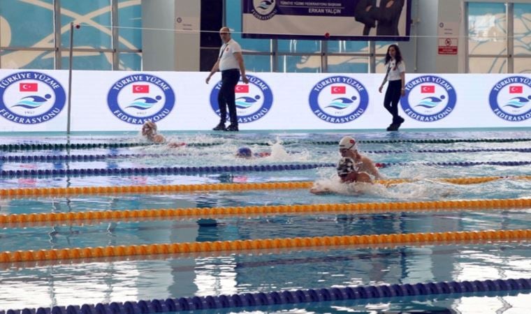 Genç yüzücüler Edirne’deki milli takım seçmelerinde iki Türkiye rekoru kırdı