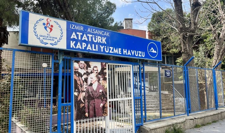 İzmir Atatürk Yüzme Havuzu’na iş makineleri girdi
