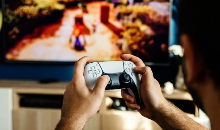 Sony’den oyuna göre ısınıp soğuyabilen PlayStation kontrolcüsü
