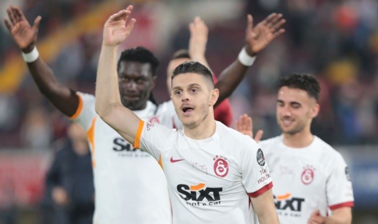 Süper Lig’in lideri Galatasaray, şampiyonluk yolunda ‘kendinden emin’ ilerliyor