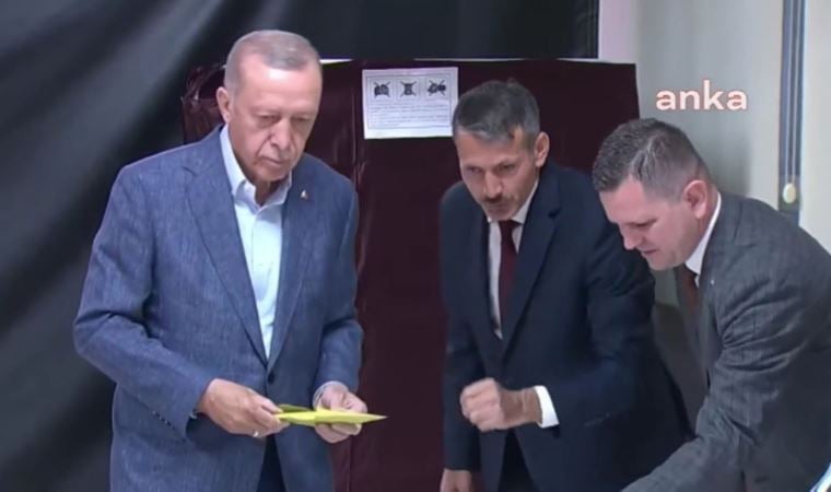 AKP’li Cumhurbaşkanı Erdoğan İstanbul’da oyunu kullandı