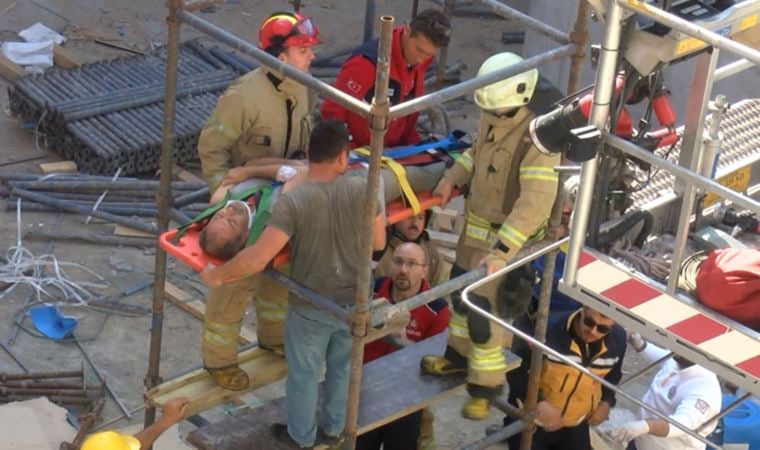 Başakşehir’de iskeleden düşen inşaat işçisi yaralandı