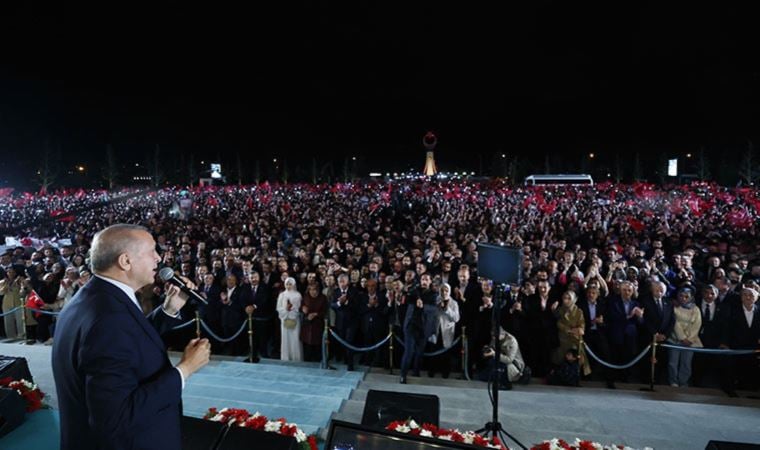Erdoğan balkon konuşmasında Demirtaş’ı hedef aldı, kalabalık ‘Selo’ya idam’ sloganları attı