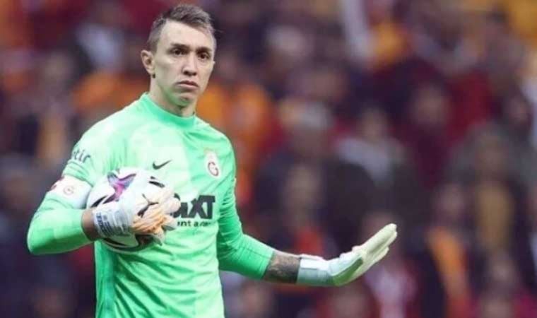 Fernando Muslera, Şenol Güneş’i yakaladı