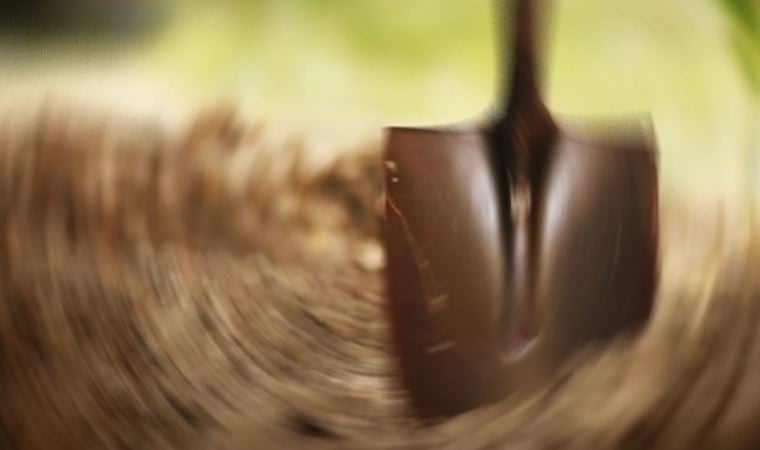 İstanbul’da dehşete düşüren olay! Kazdıkları mezara gömdüler