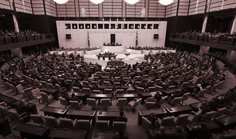 Meclis aritmetiğinde büyük değişim yaşanmadı, bakanlar ‘dokunulmaz’ oldu