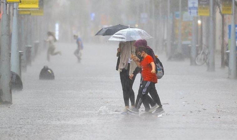 Meteoroloji iki bölgeyi uyardı: Gök gürültülü sağanak yağışa dikkat