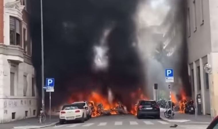 Milano’nun merkezinde otomobiller alev aldı