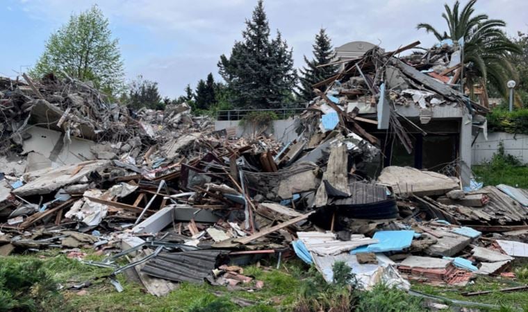 Münevver Karabulut’un vahşice katledildiği villa yıkıldı