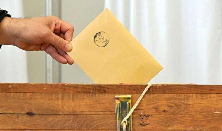 Oy verme saat kaçta bitecek? Saat kaça kadar oy kullanılıyor?