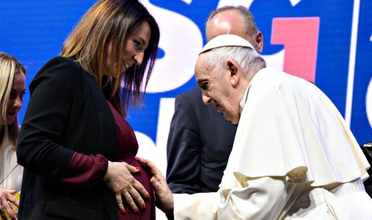 Papa’dan evcil hayvanlara ‘çocuk’ muamelesi yapılmasına tepki: ‘Bir sürü çocuk aç’