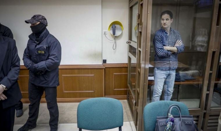 Rusya’da casuslukla suçlanan Wall Street Journal muhabirinin tutukluluk süresi 3 ay uzatıldı