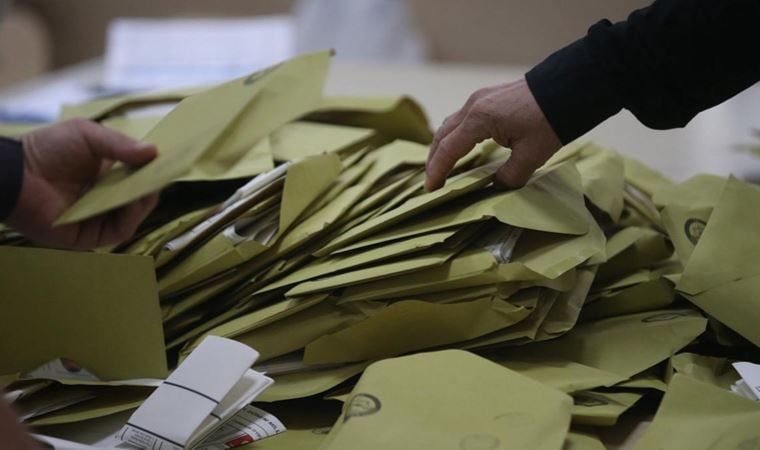 Sosyal medyada ‘oy kaydırma’ itirazları: ‘#OylarYenidenSayılsın’ etiketi gündem oldu
