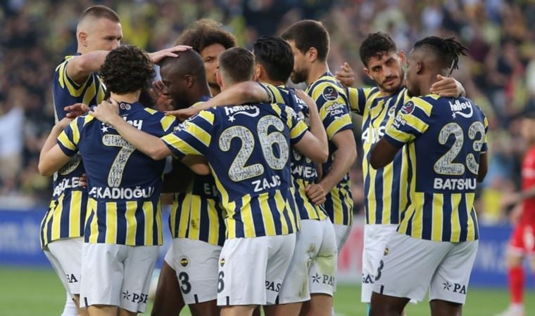Spor yazarları Fenerbahçe’yi yorumladı: ‘Ayağa kalk Fenerbahçe’