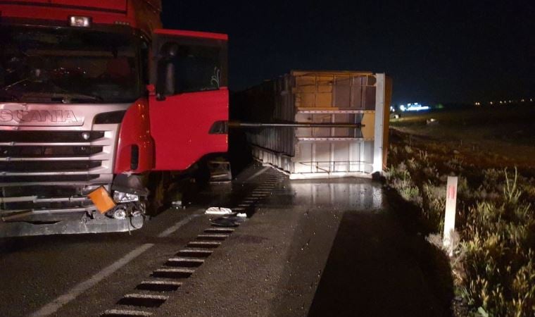 Aksaray’daki feci kaza… TIR karşı şeride geçti: 1 ölü, 6 yaralı