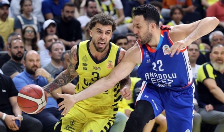 Anadolu Efes, Fenerbahçe Beko karşısında seriyi eşitledi
