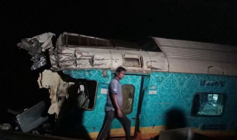 Hindistan’daki tren kazasında ölü sayısı 171’e yükseldi
