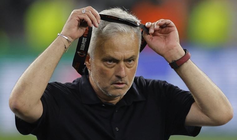 Jose Mourinho İngiliz hakeme ateş püskürdü: ‘Sen bir rezilsin’