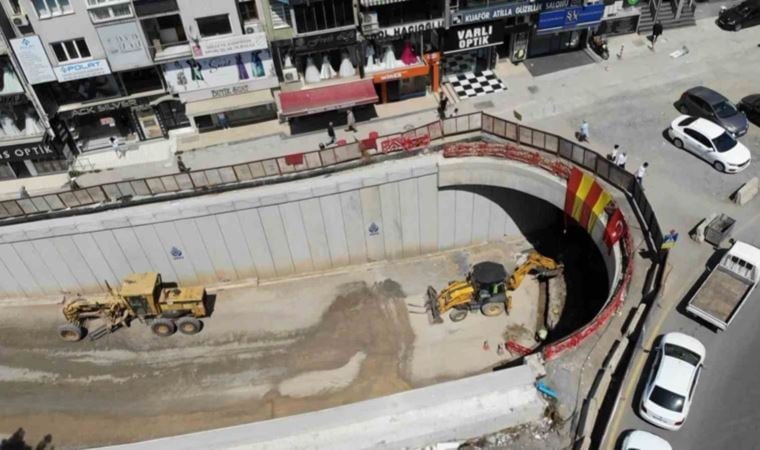 Maltepe’de tünel çalışmasında patlama: Yol yayalara kapatıldı