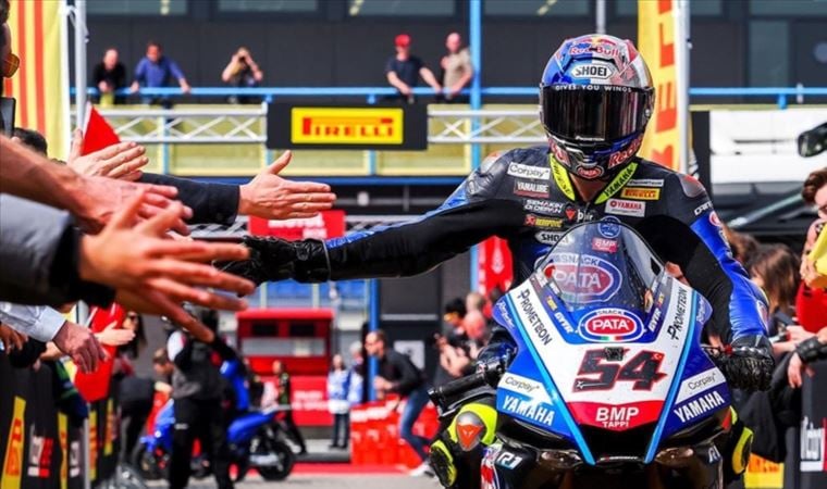 Milli motosikletçi Toprak Razgatlıoğlu, İtalya’da 3. oldu