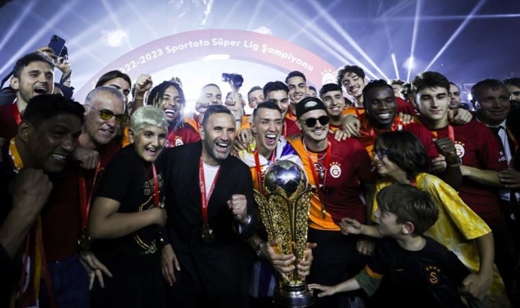 Süper Lig’de 23. kez şampiyon Galatasaray kupasına kavuştu